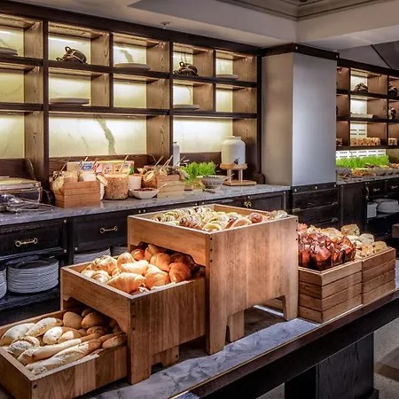 Conrad Hotel 5*
