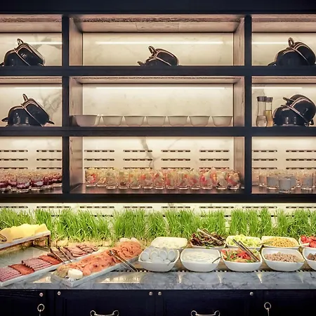 Conrad Hotel 5*