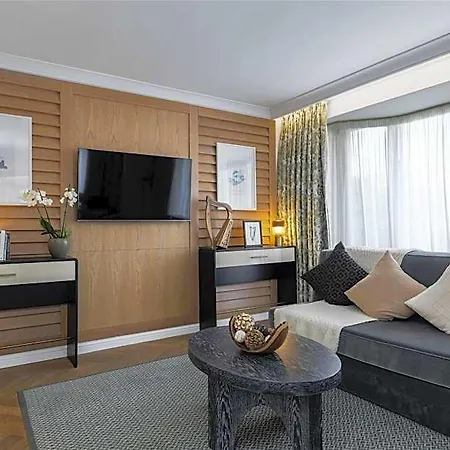 Conrad Hotel 5*
