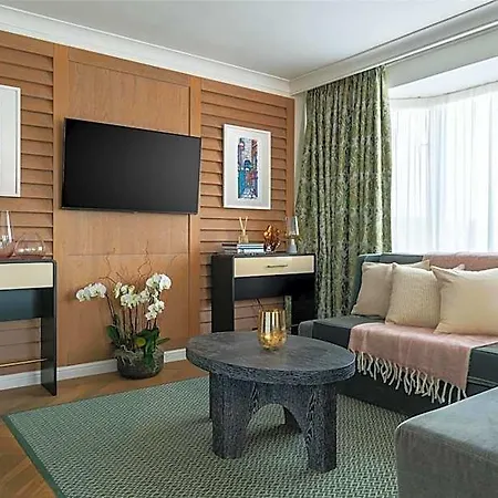 Hotel Conrad