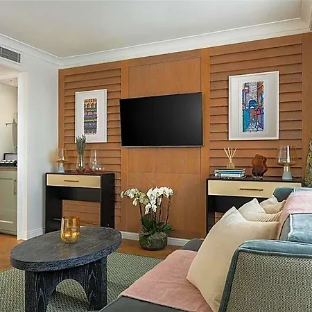 Conrad Hotel 5*