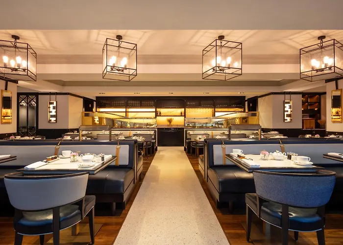 Отель Conrad 5*