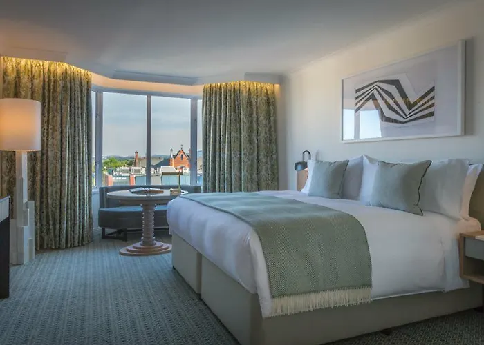 Отель Conrad 5*