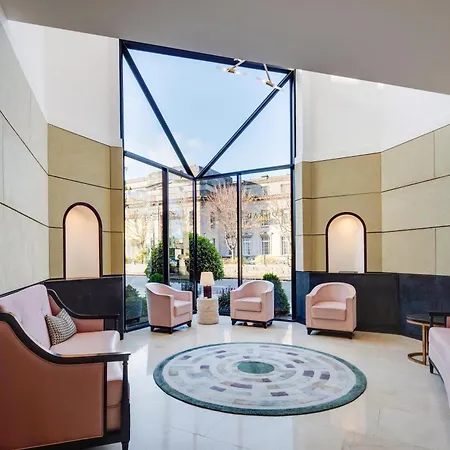 Conrad 5*