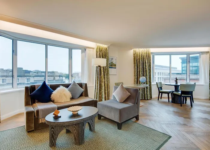 Ξενοδοχείο Conrad 5*